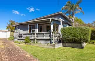 14 Jellicoe Parade, Surfdale