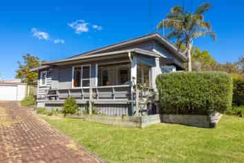 14 Jellicoe Parade, Surfdale