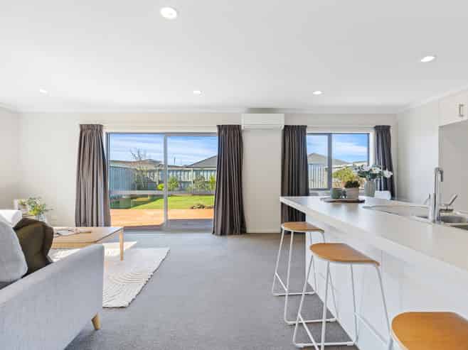 42 Hodgkinson Road, Pegasus