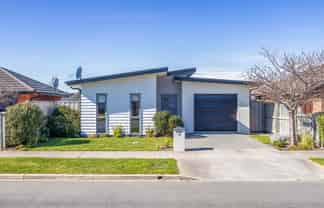 42 Hodgkinson Road, Pegasus