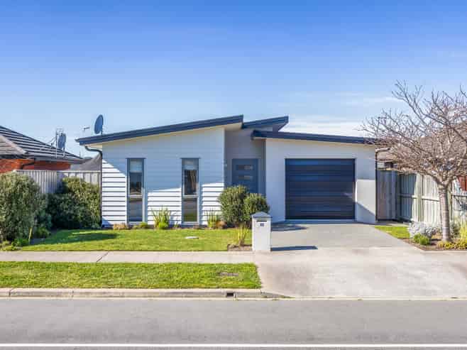 42 Hodgkinson Road, Pegasus
