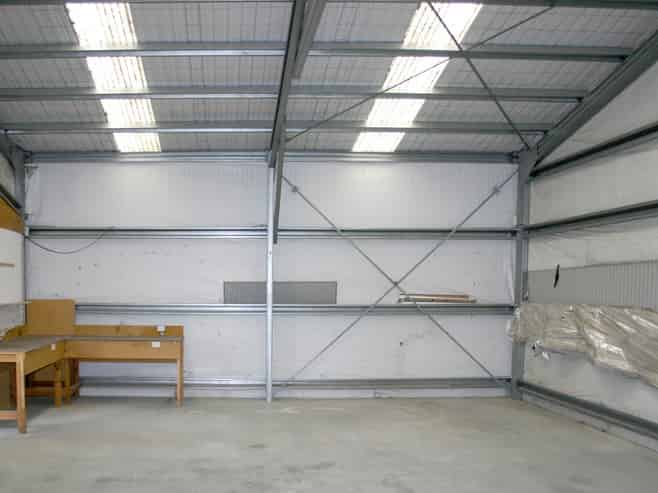 Industrial workshop on 1200sqm in Alexandra