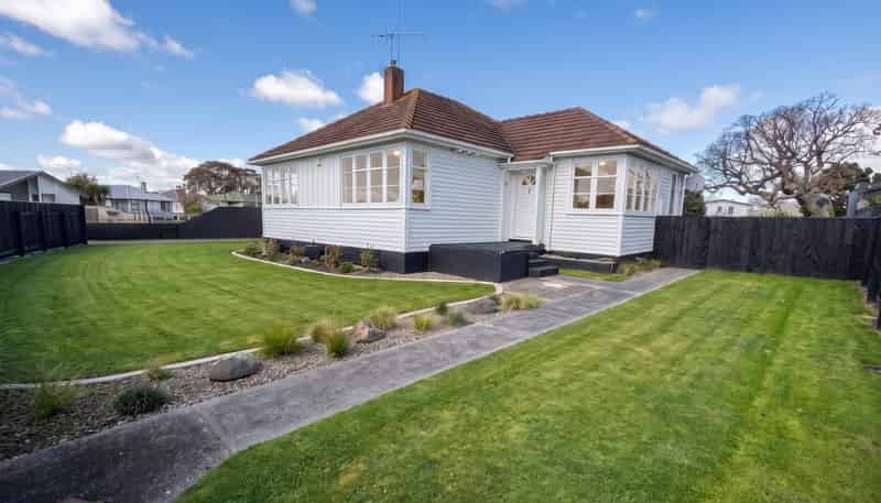 34 Clyde Crescent, Roslyn