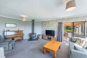550 Fairview Road, Claremont