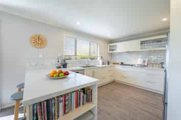 550 Fairview Road, Claremont
