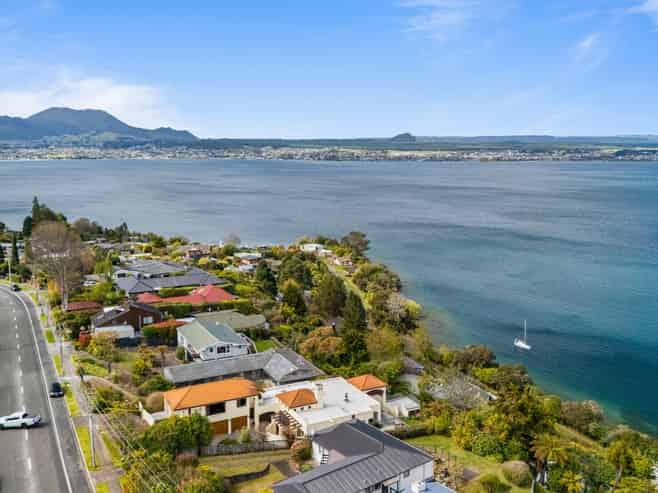 2/50 Wakeman Road, Acacia Bay