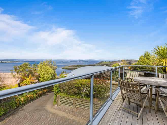 2/50 Wakeman Road, Acacia Bay
