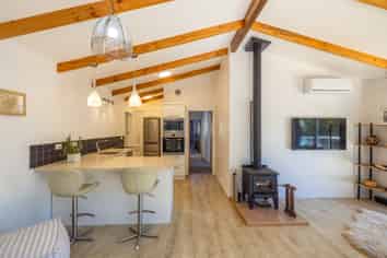 24 Te Toki Road, Ostend