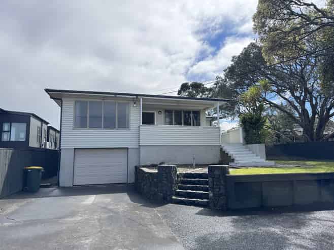 145 Golf Road, Titirangi