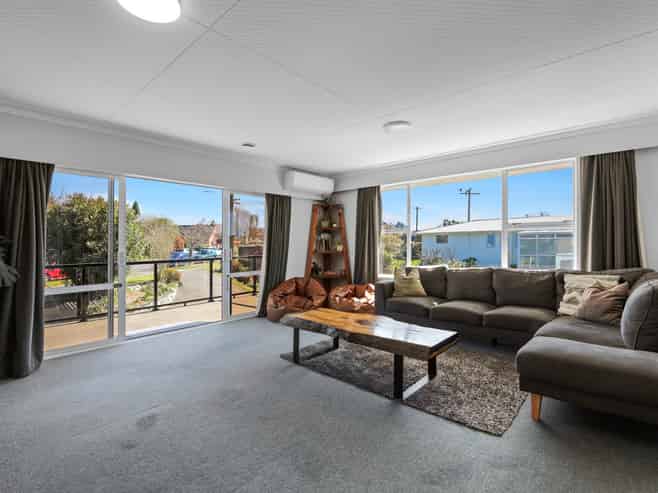 12 Colemans Road, Springlands