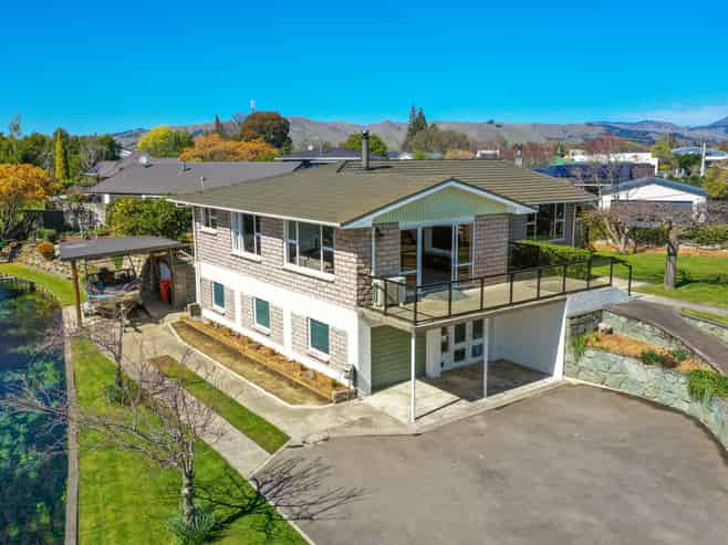 12 Colemans Road, Springlands