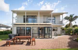 16 Pohutukawa Drive, Athenree