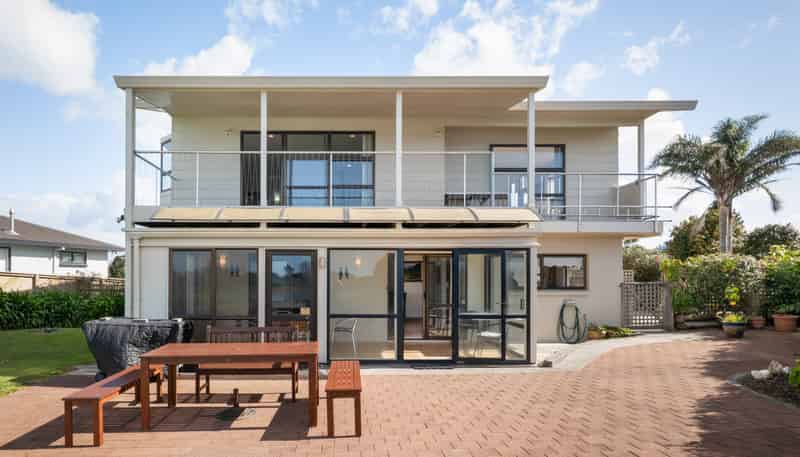 16 Pohutukawa Drive, Athenree