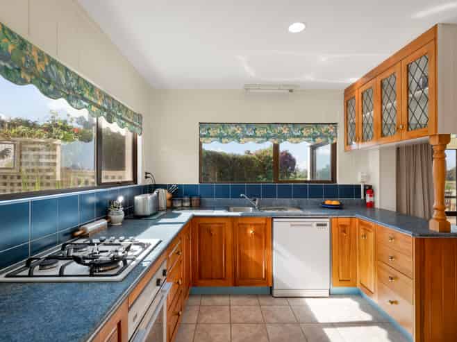 16 Pohutukawa Drive, Athenree