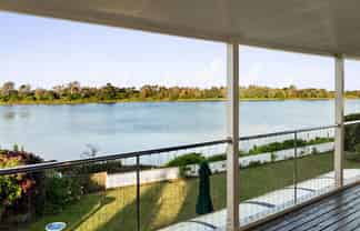 16 Pohutukawa Drive, Athenree