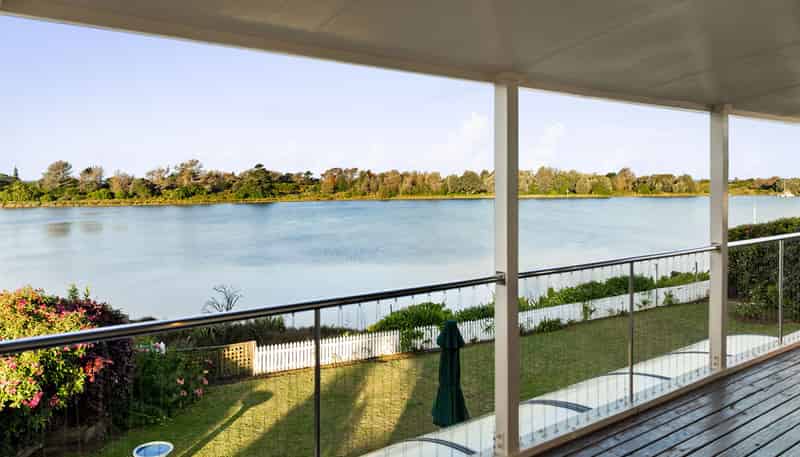 16 Pohutukawa Drive, Athenree