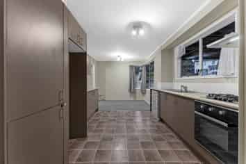 9 Glenbervie Crescent, Massey