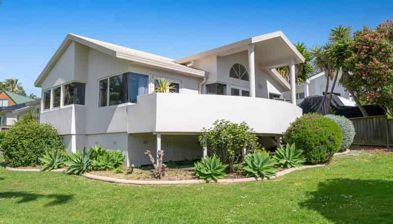 2 Mollyhawk Rise, Arkles Bay