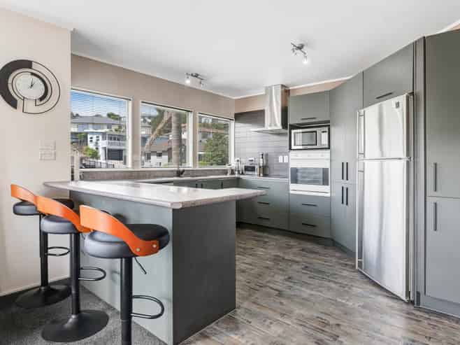 2 Mollyhawk Rise, Arkles Bay