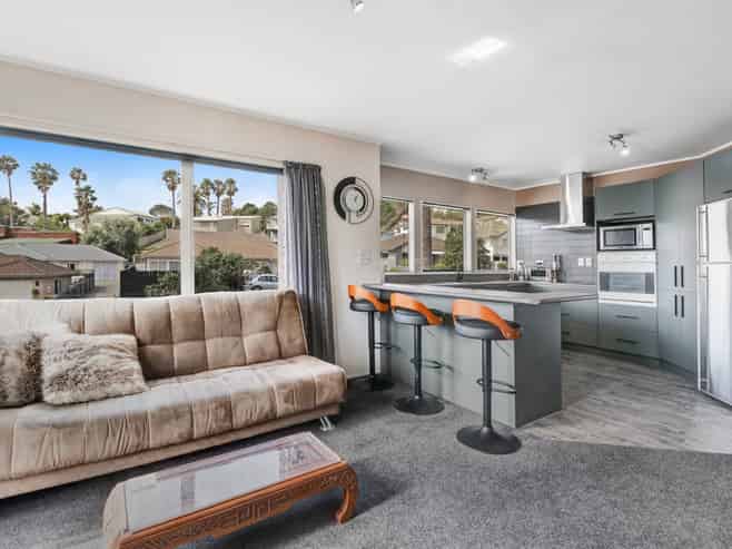 2 Mollyhawk Rise, Arkles Bay