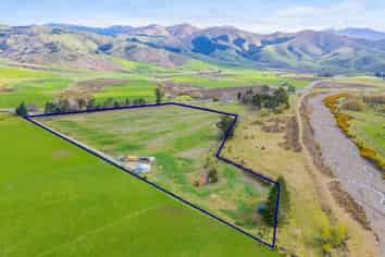 1037 Athol Five Rivers Highway, Mid Dome