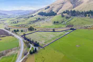 1037 Athol Five Rivers Highway, Mid Dome