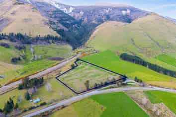 1037 Athol Five Rivers Highway, Mid Dome