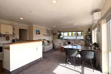 1434D Cameron Road, Greerton