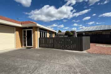 1434D Cameron Road, Greerton