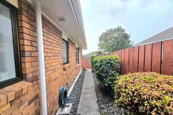 2/21 White Heron Drive, Massey