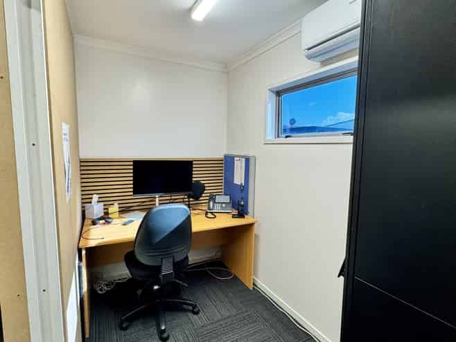 Quality office suite opposite Bayfair
