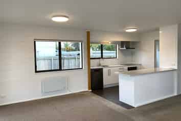 74 Karewa Parade, Papamoa