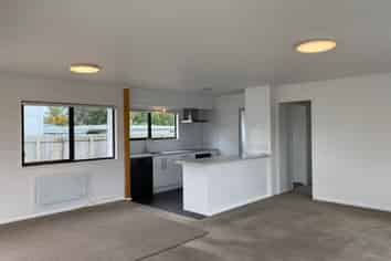 74 Karewa Parade, Papamoa