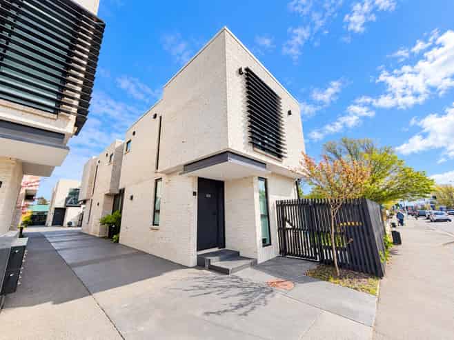 8/265 Colombo Street, Sydenham