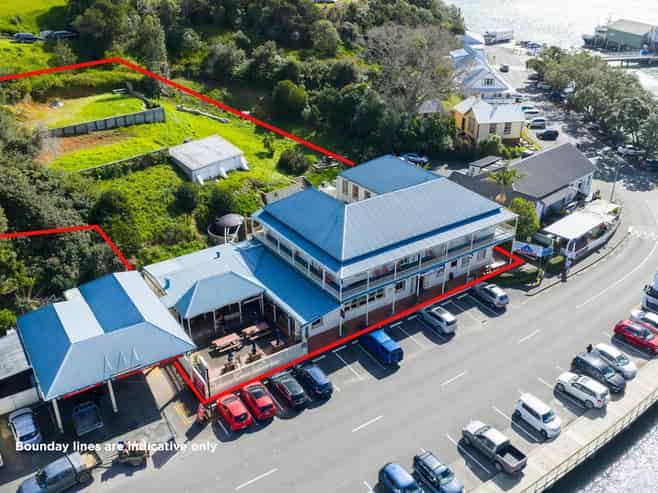 Trophy waterfront commercial opportunity