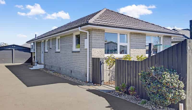 9b Kirner Street, Burwood