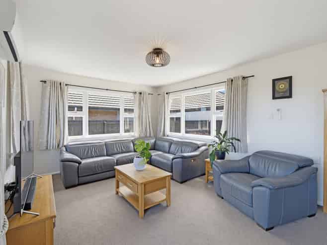 9b Kirner Street, Burwood