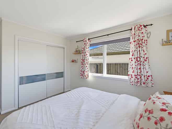 9b Kirner Street, Burwood