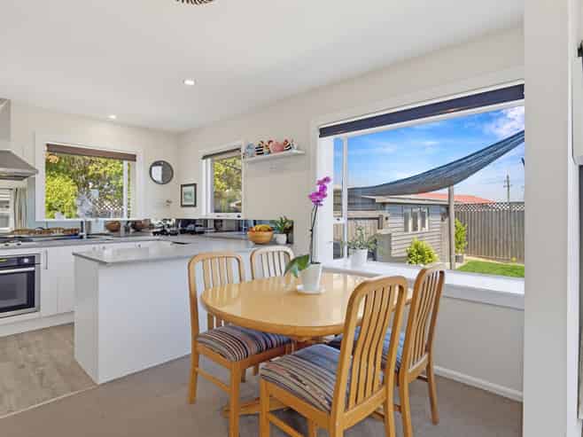 9b Kirner Street, Burwood