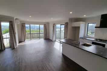 84B Endeavour Drive, Whitby