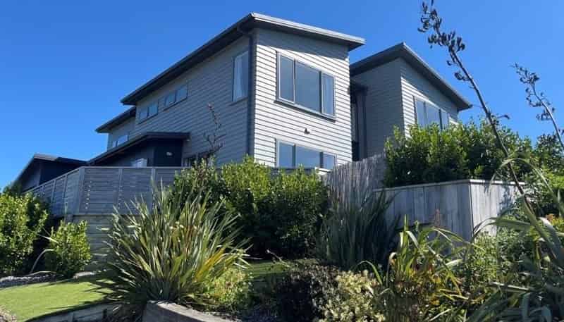 84B Endeavour Drive, Whitby