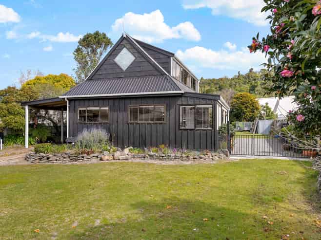112 Brook Place, Whangamata