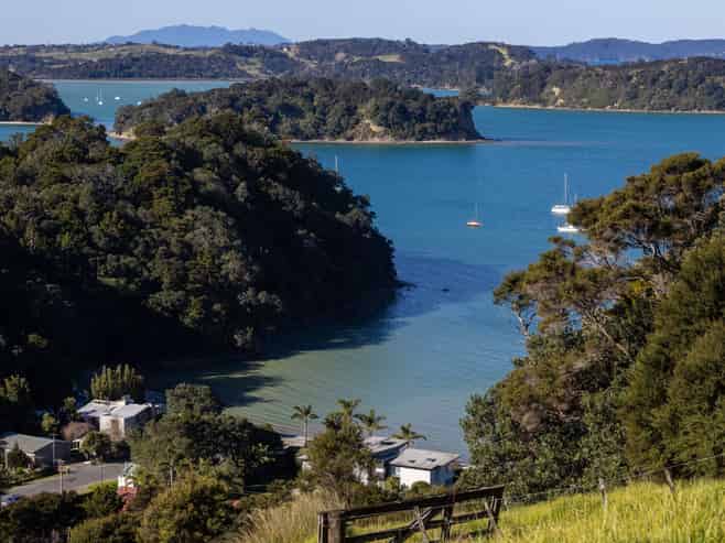 11 Ngarewa Drive, Mahurangi West