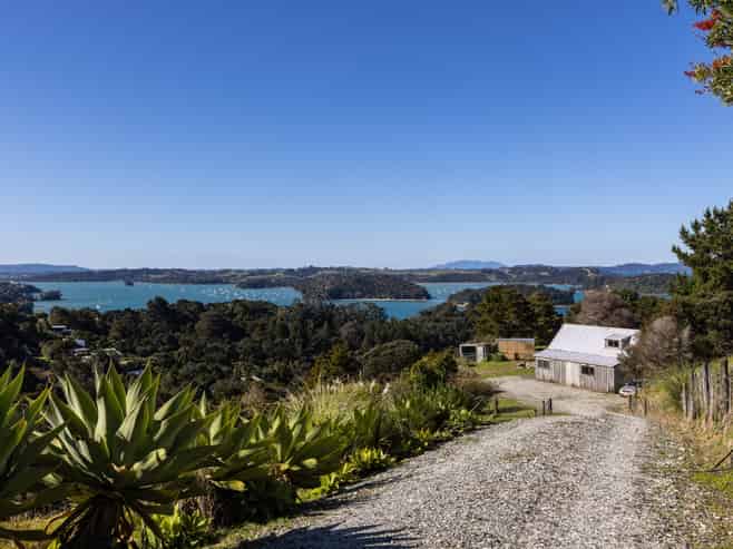 11 Ngarewa Drive, Mahurangi West