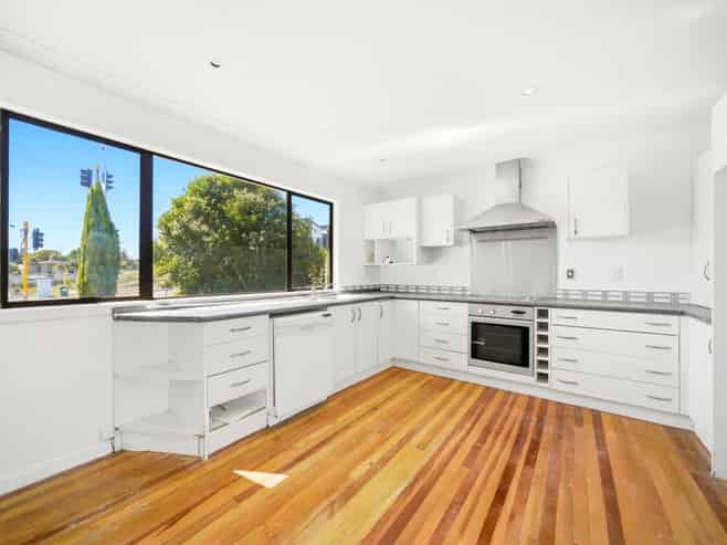 100 Edmonton Road, Henderson