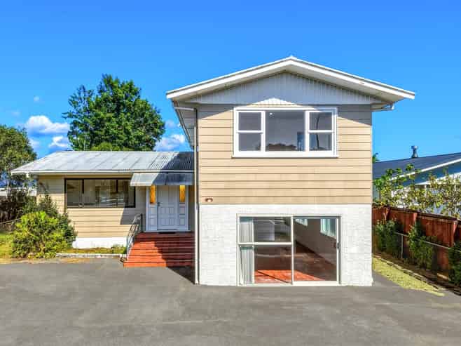 100 Edmonton Road, Henderson