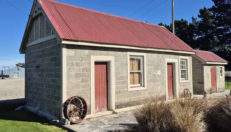 6648 Hyde-Middlemarch Road, Middlemarch