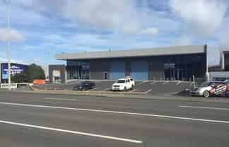 Savills | Heavy Industrial, Corner site – 900sqm