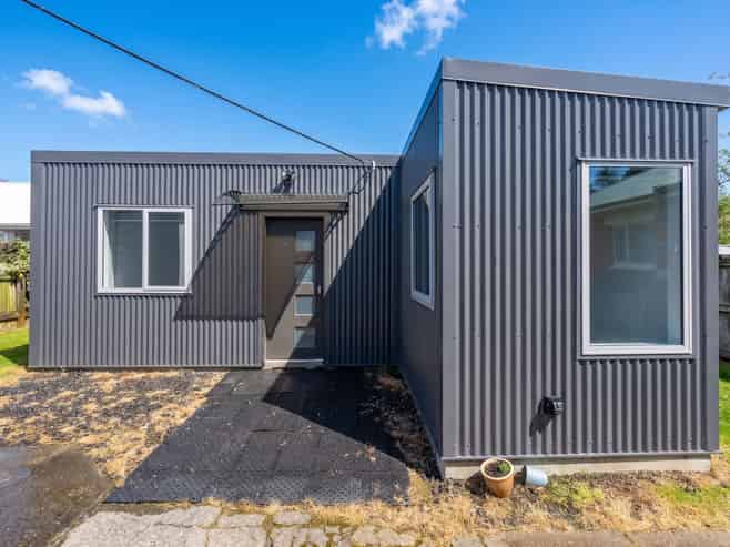 94  North Road, NORTH EAST VALLEY