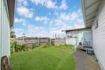 22 Pukeiti Road, Otahuhu